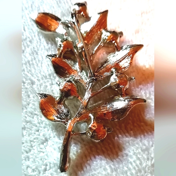 Vintage Faux Pearl Silver Tone Stem Of Leaves Brooch Pin - Picture 2 of 2
